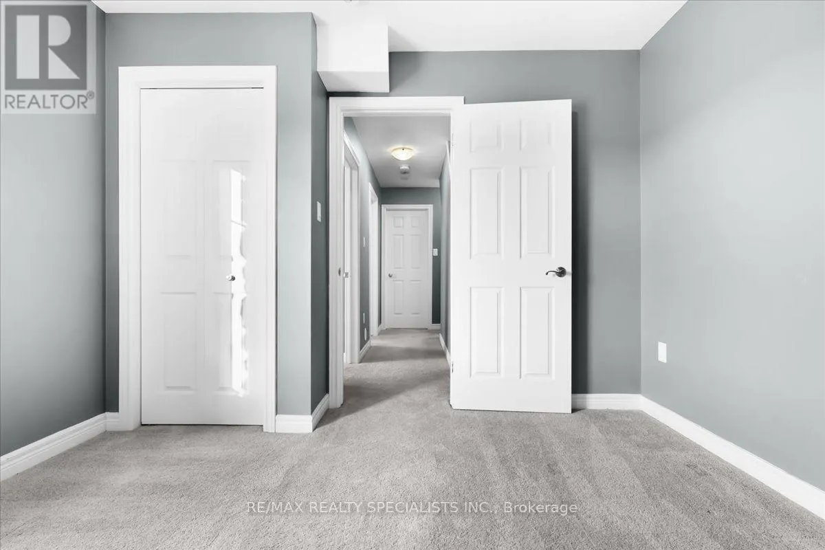 E8 - 70 WILLOWRUN DRIVE