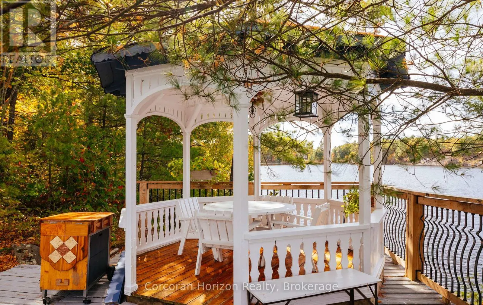 566 HUNGRY BAY ROAD W