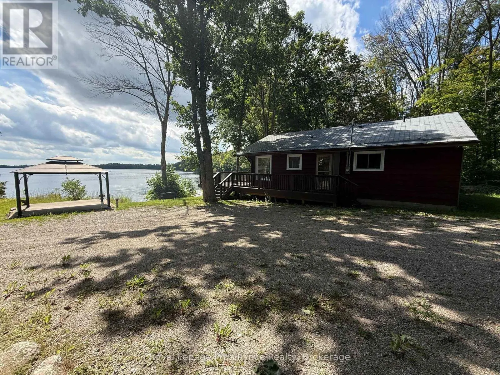 214 LAKEVIEW LANE