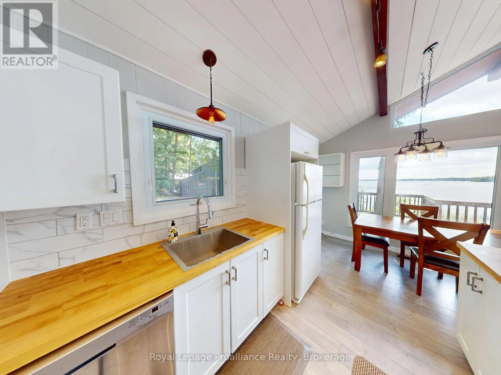 214 LAKEVIEW LANE