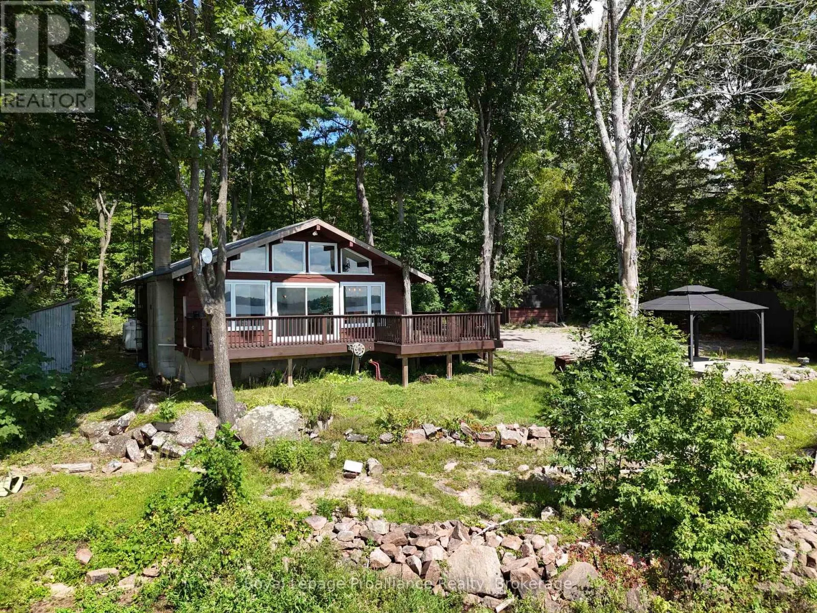 214 LAKEVIEW LANE