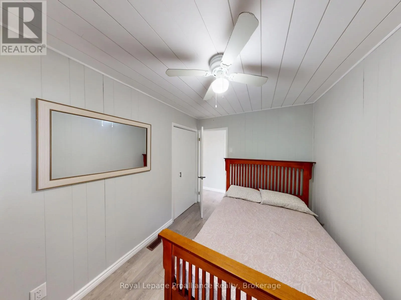 214 LAKEVIEW LANE