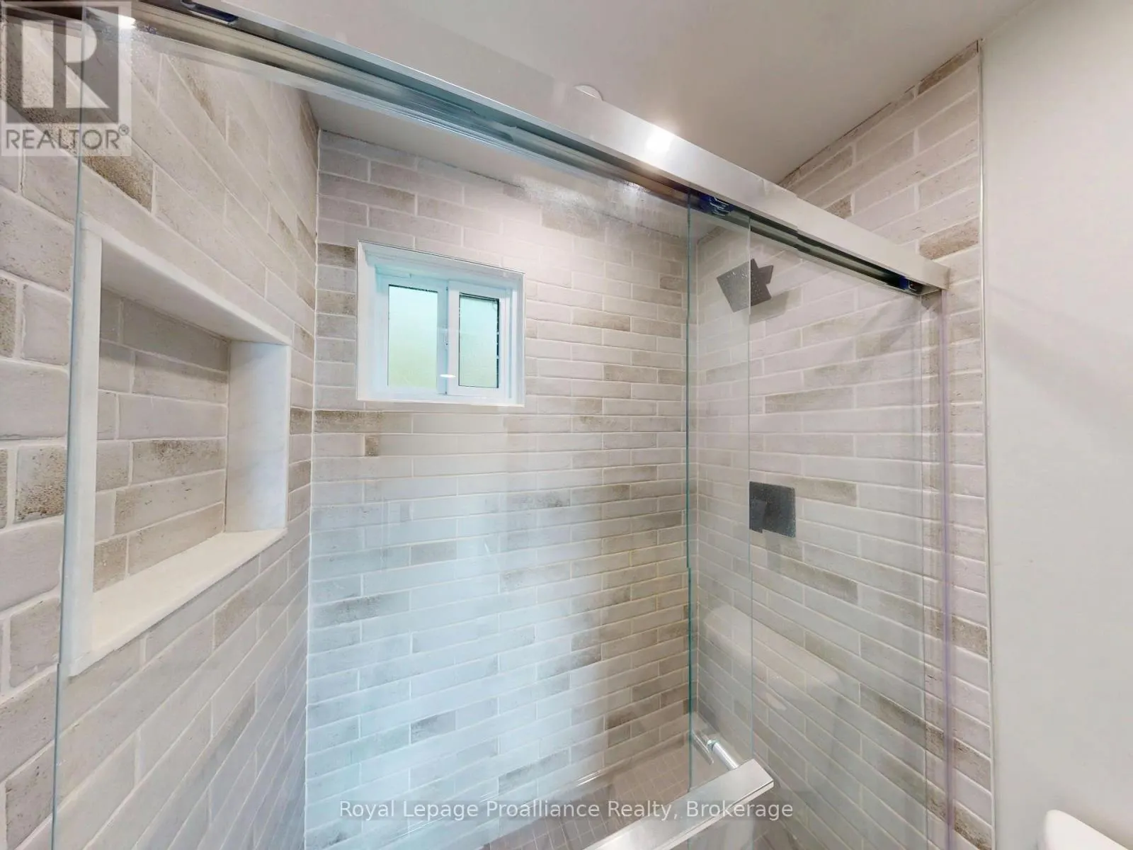 214 LAKEVIEW LANE