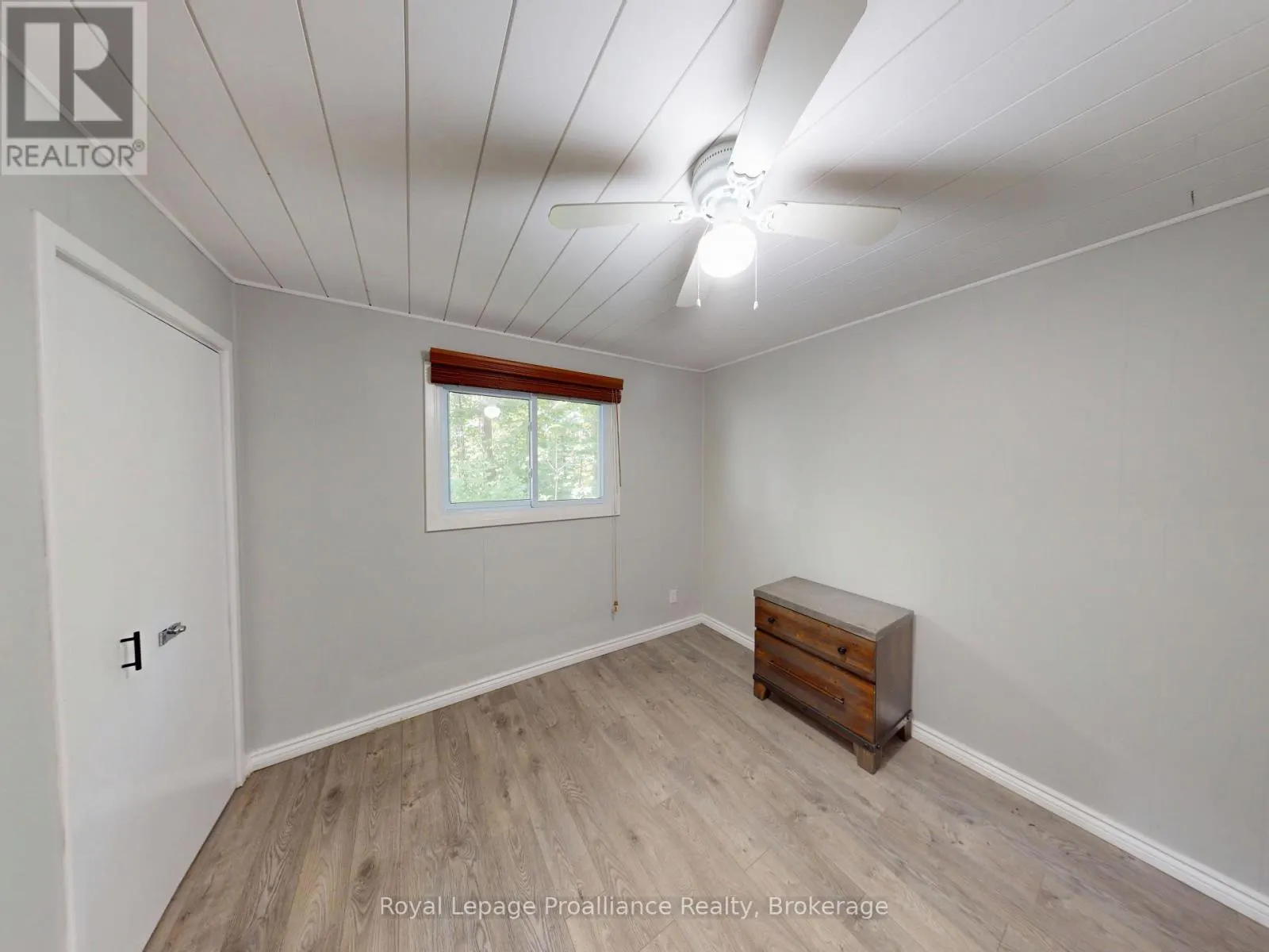 214 LAKEVIEW LANE
