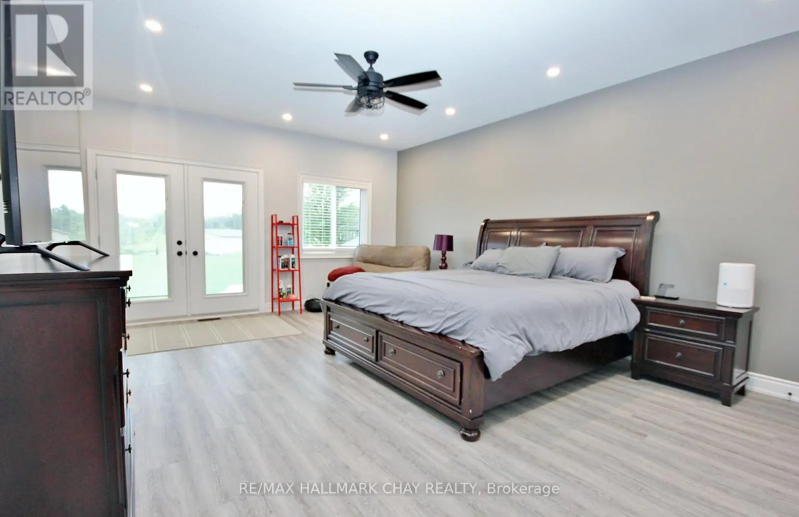 37 HILLSIDE DRIVE