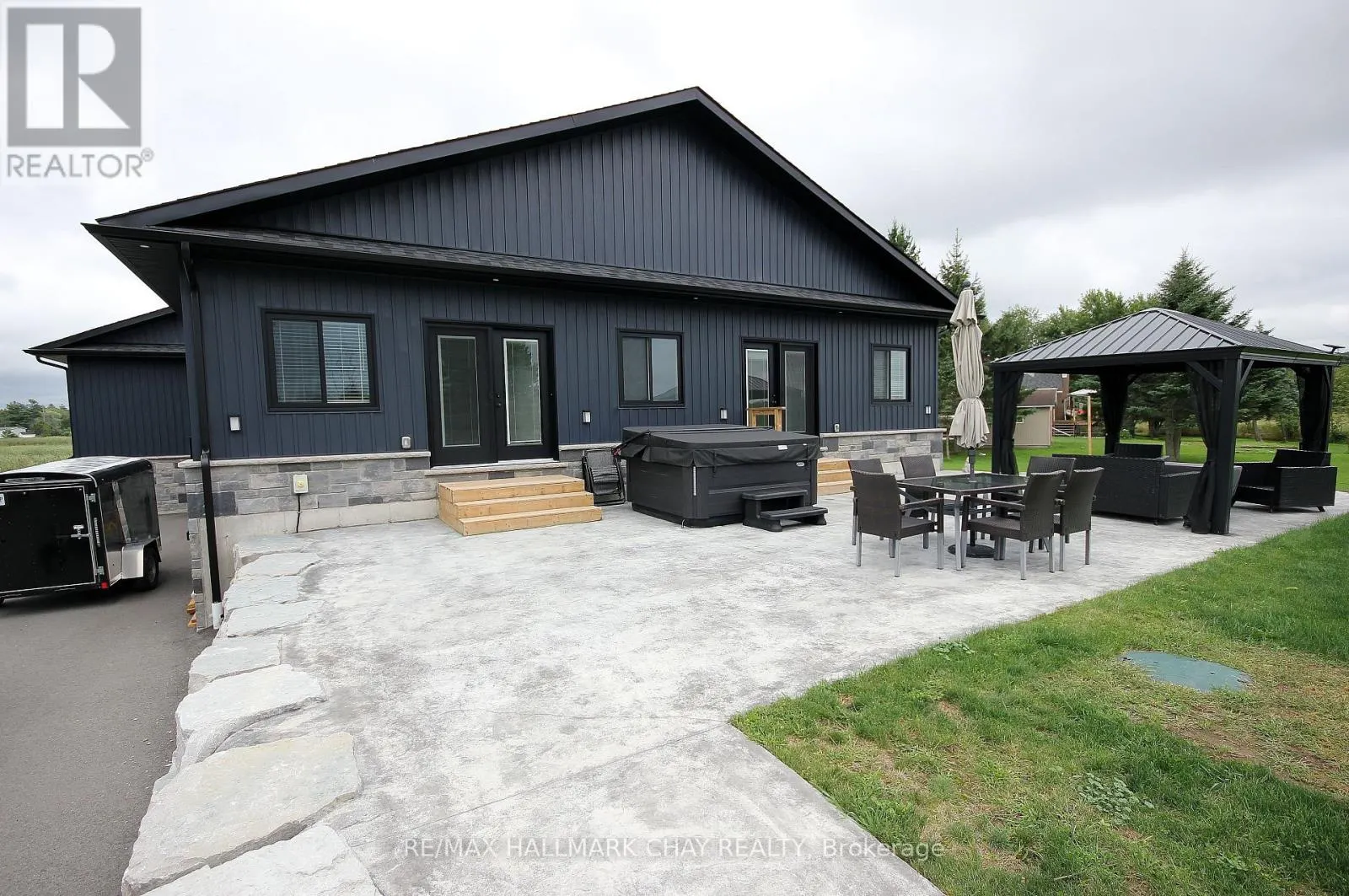37 HILLSIDE DRIVE