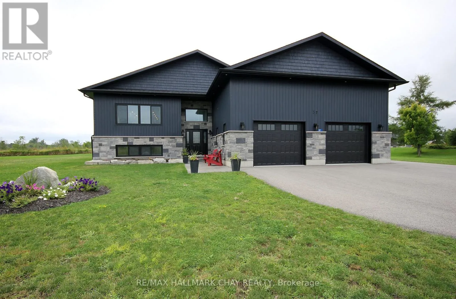 37 HILLSIDE DRIVE