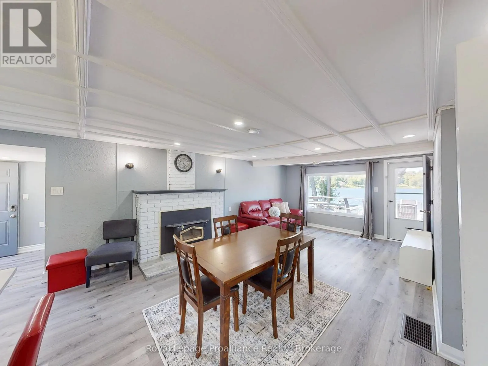 24 COSY COVE LANE