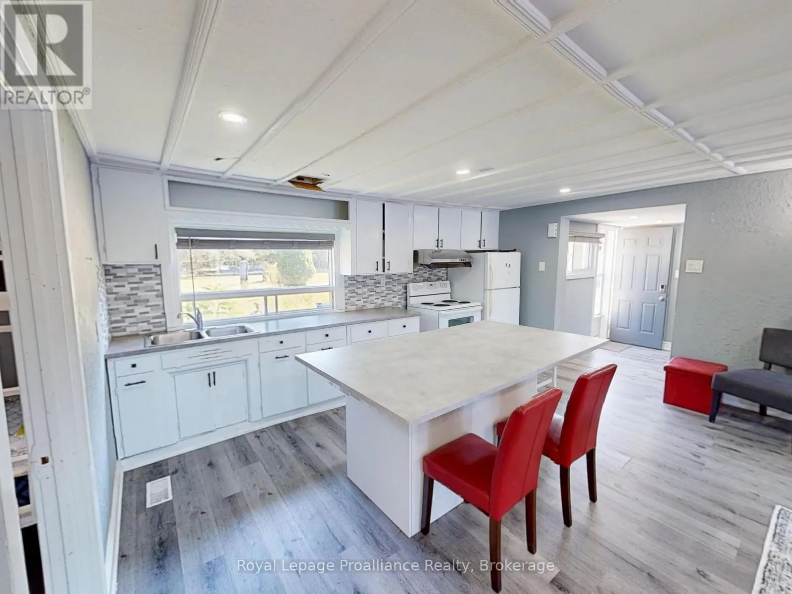 24 COSY COVE LANE