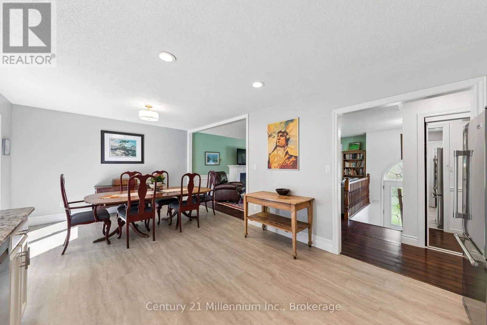 128 PARKLANE CRESCENT