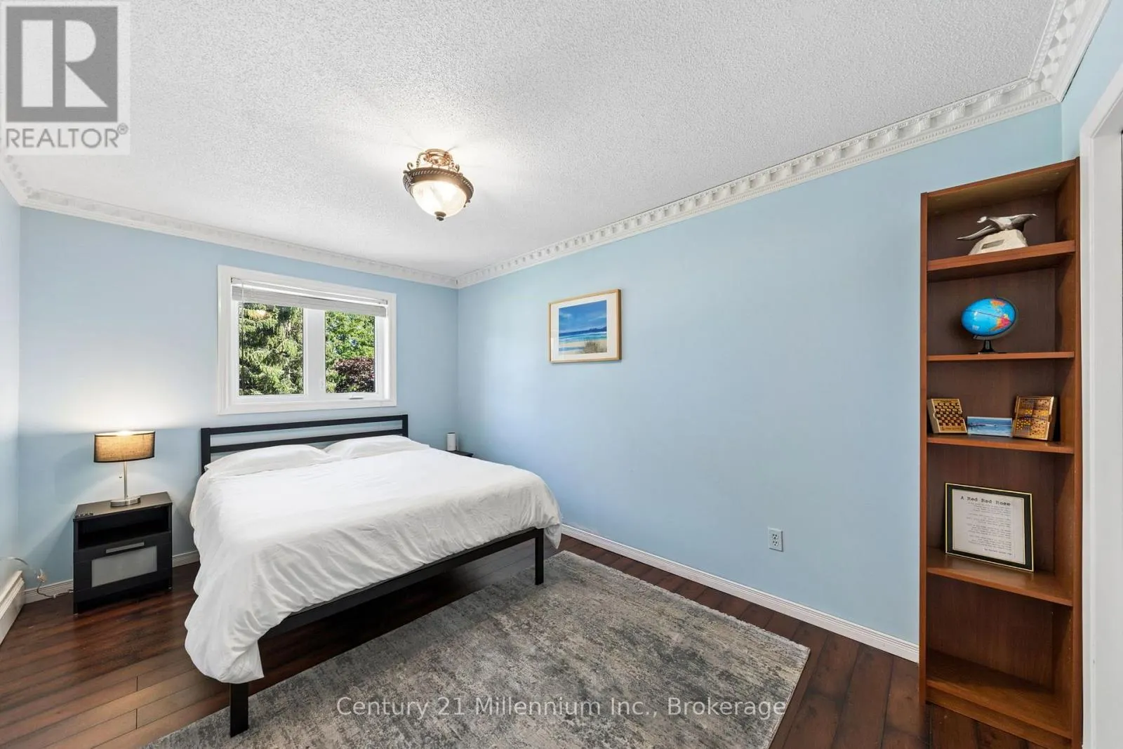 128 PARKLANE CRESCENT