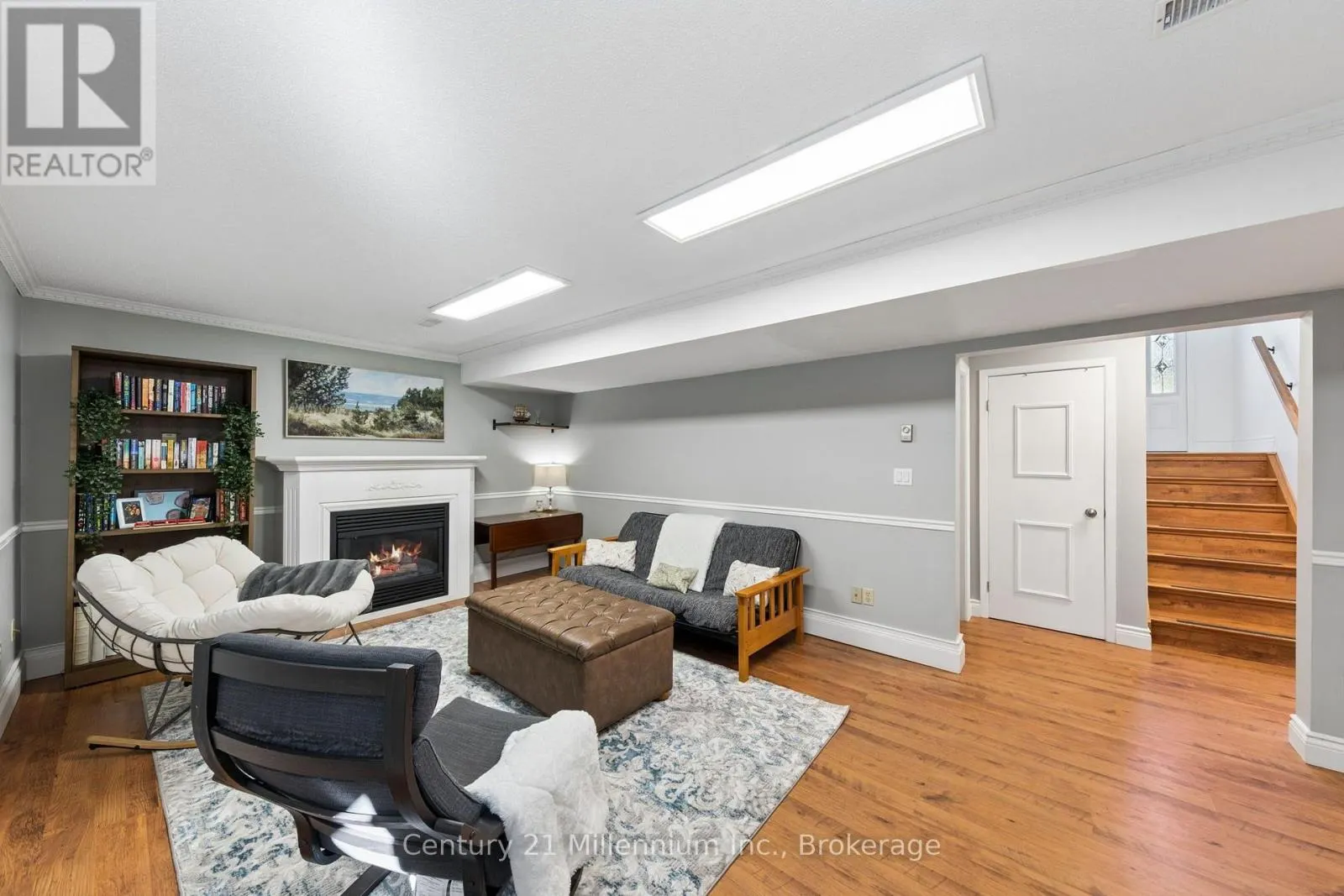 128 PARKLANE CRESCENT