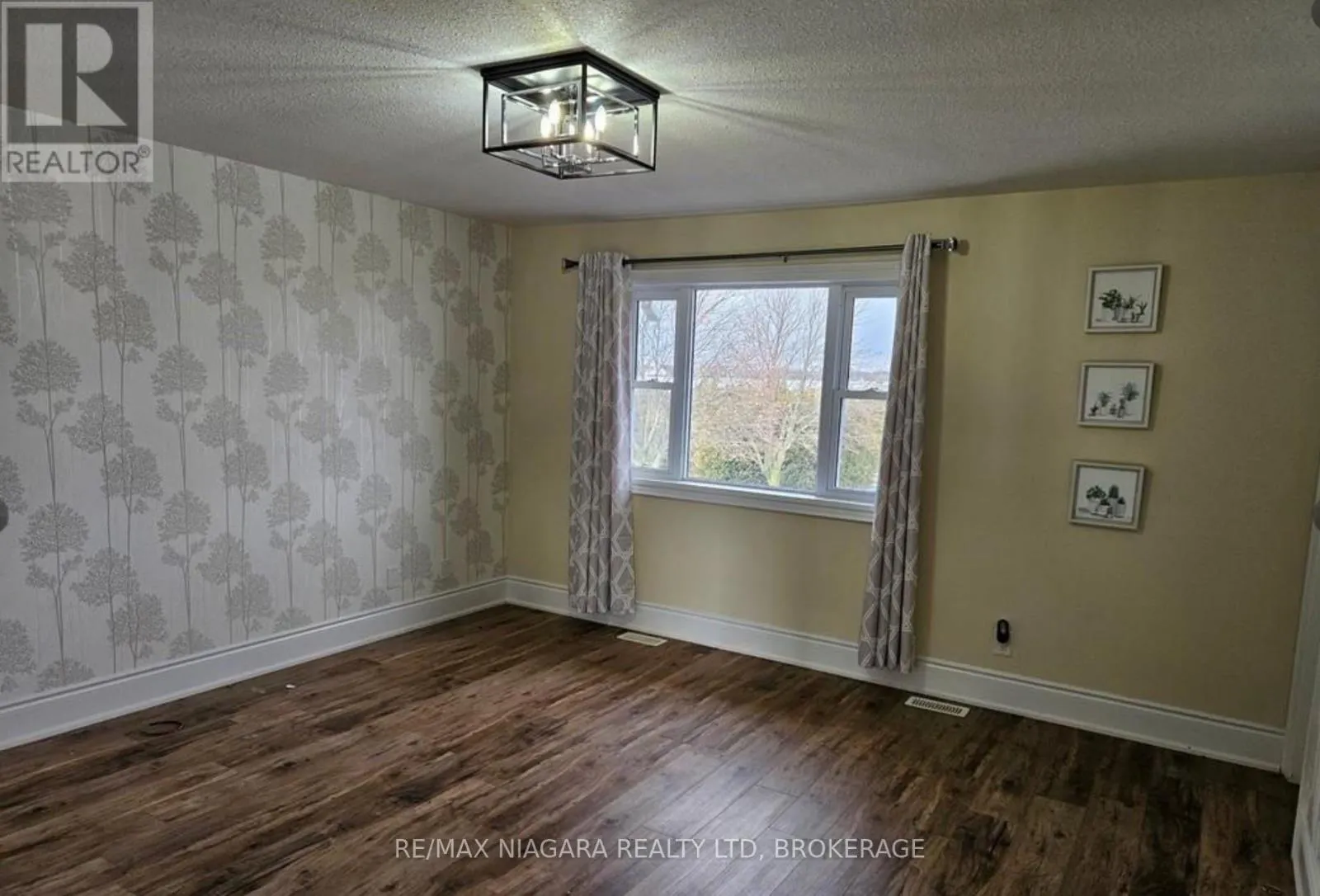 UPPER - 1010 FOSS ROAD #Upper