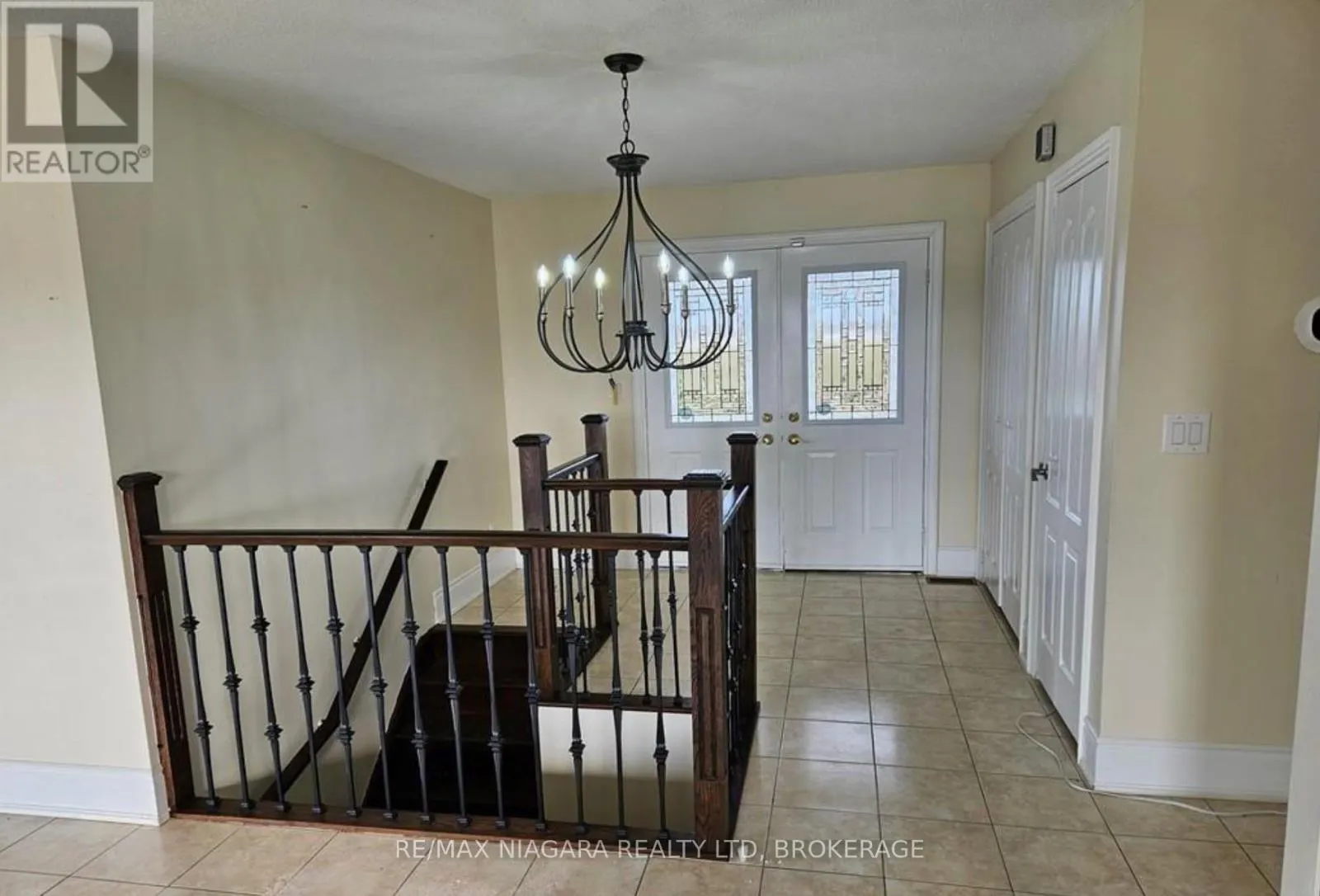 UPPER - 1010 FOSS ROAD #Upper