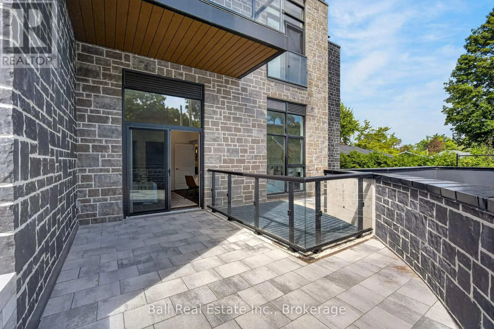 116 - 99 LOUISA STREET #116