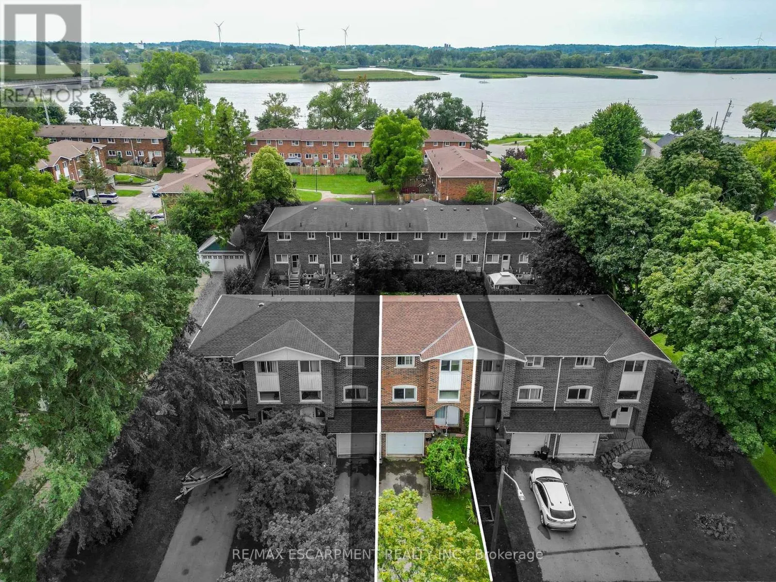3 - 132 LOCK STREET W