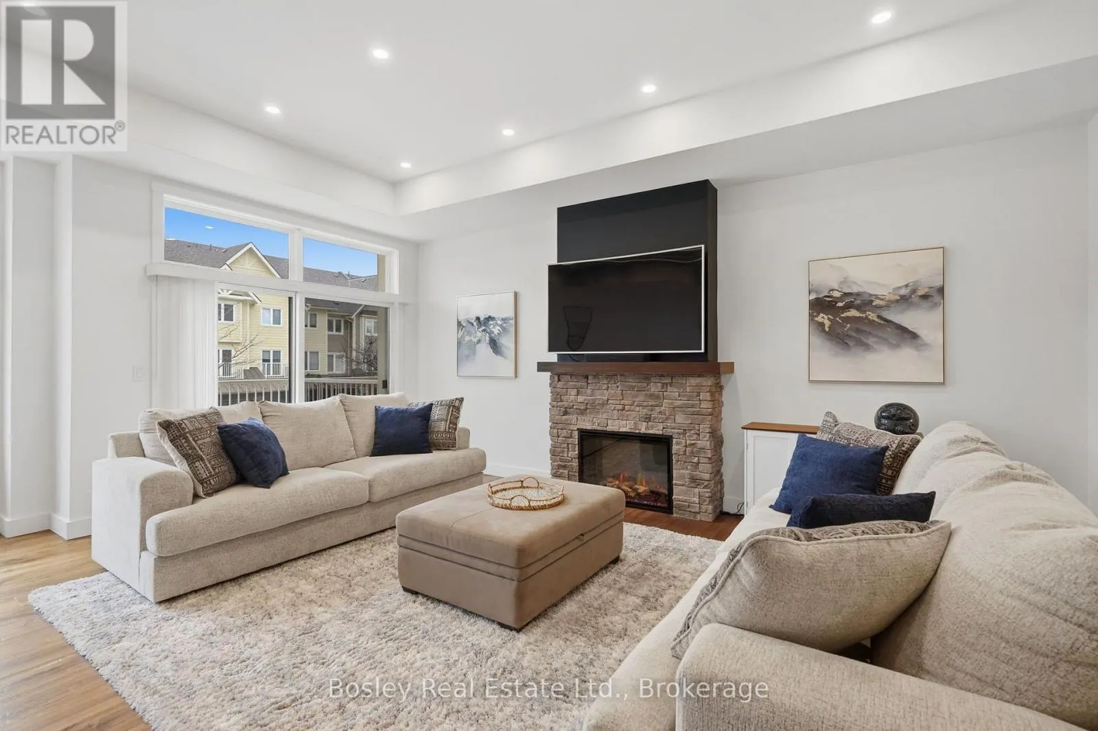8 - 104 FARMGATE ROAD #8