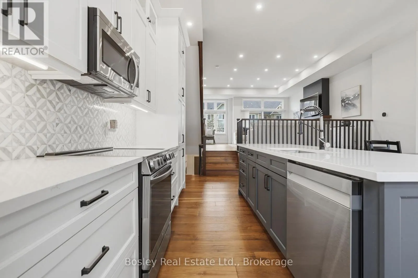 8 - 104 FARMGATE ROAD #8