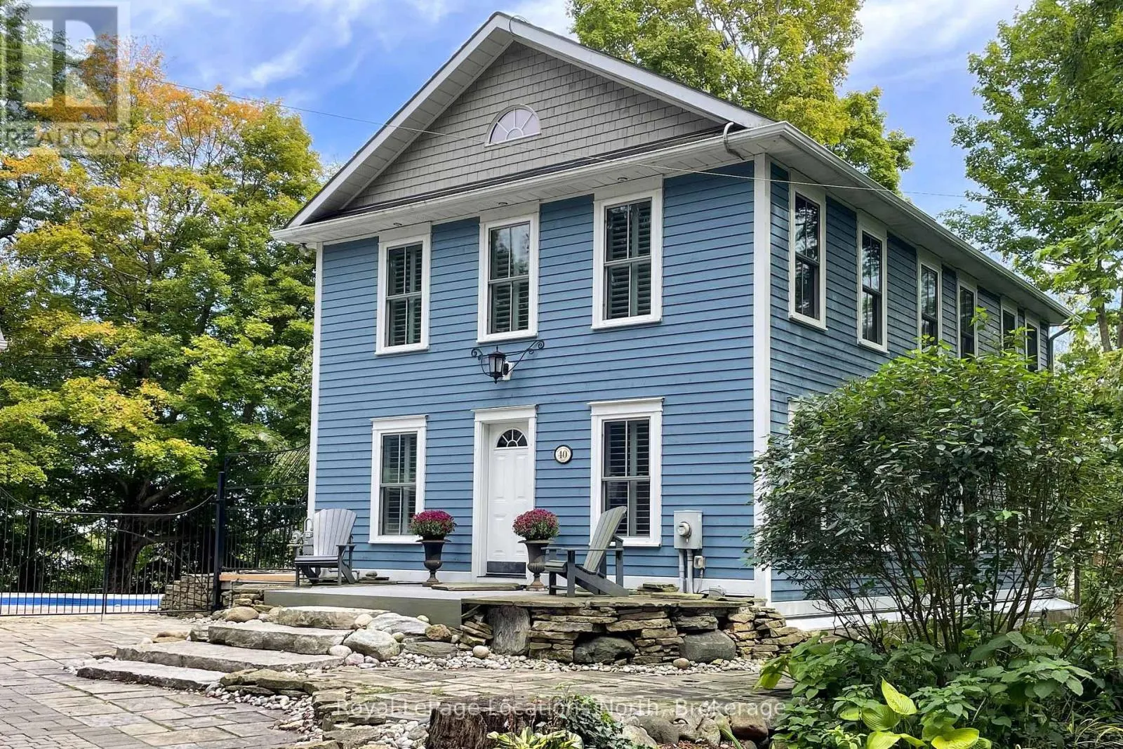 40 ALICE STREET E