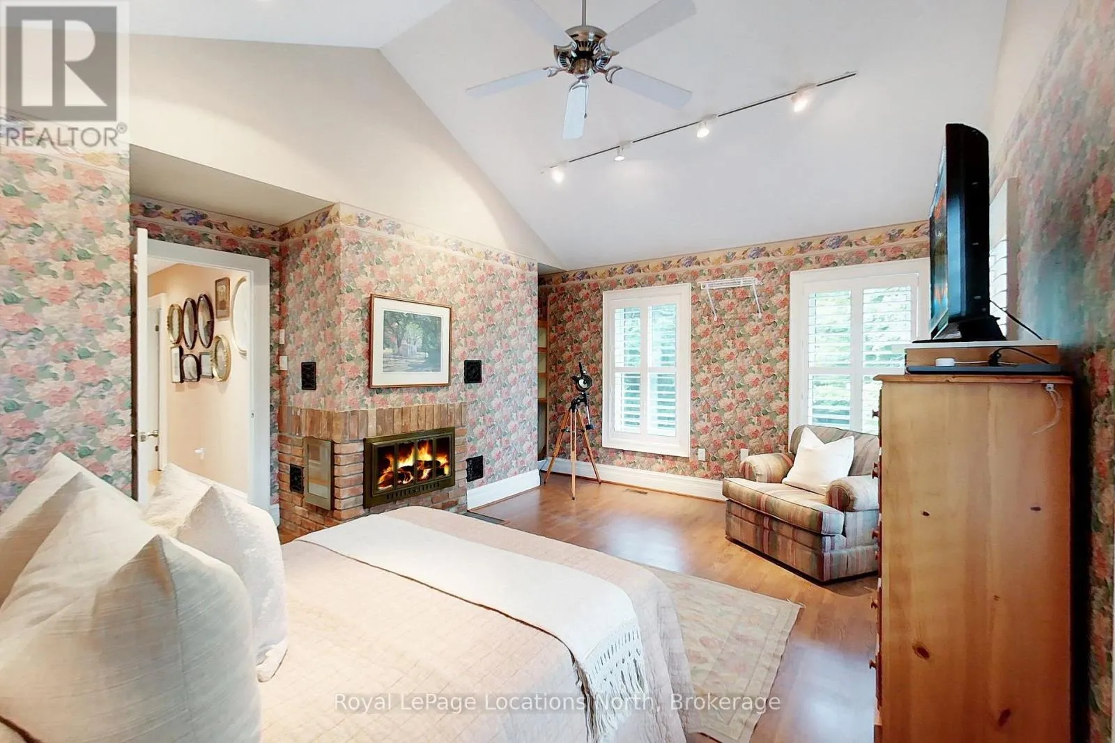 40 ALICE STREET E