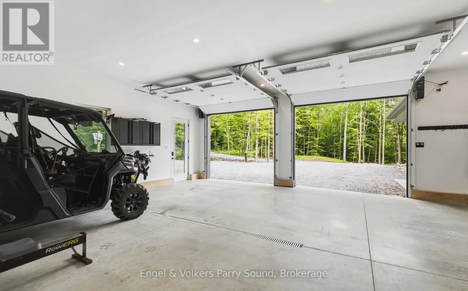 15 BEECHWOOD DRIVE