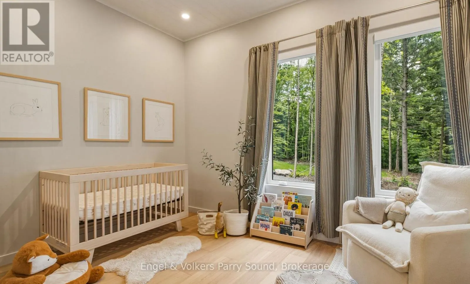 15 BEECHWOOD DRIVE