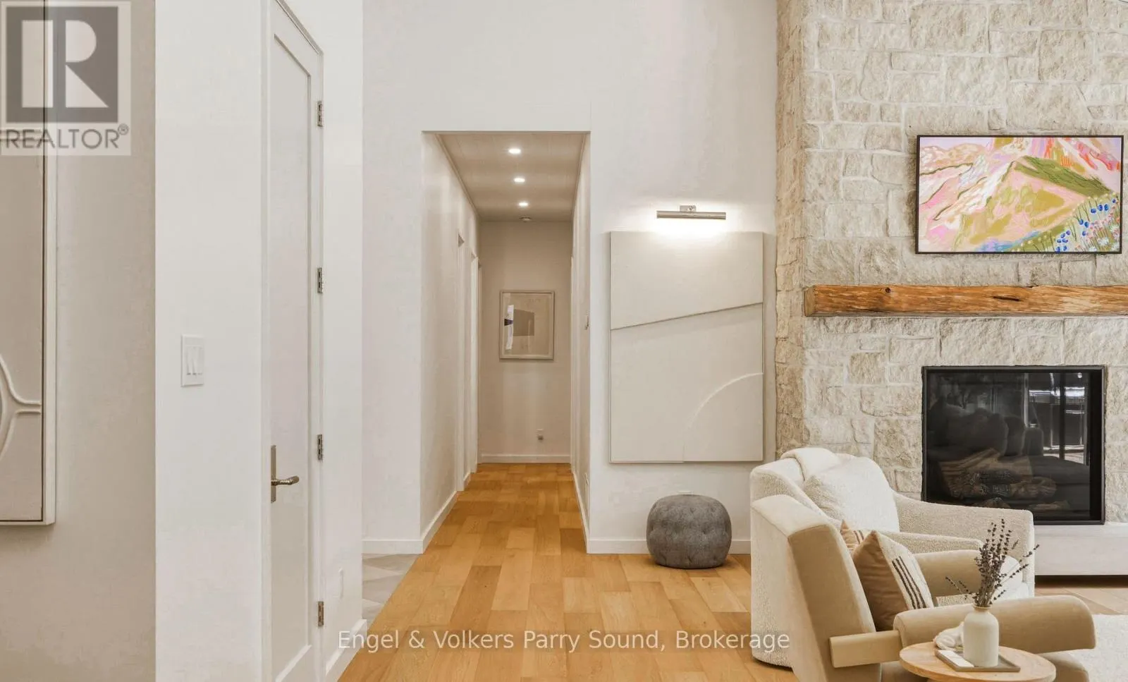 15 BEECHWOOD DRIVE