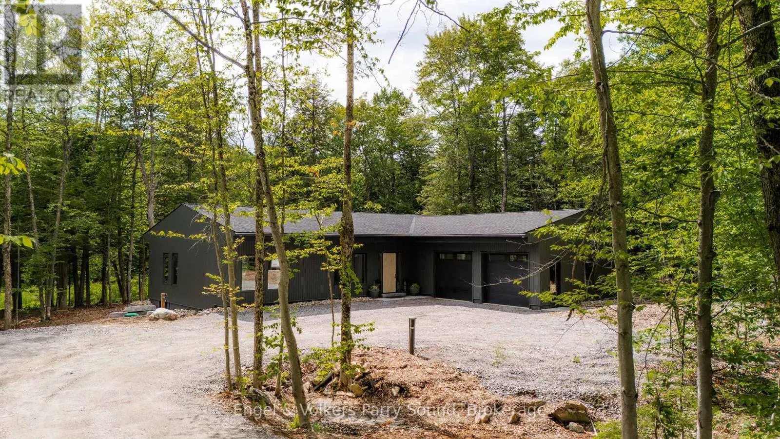15 BEECHWOOD DRIVE