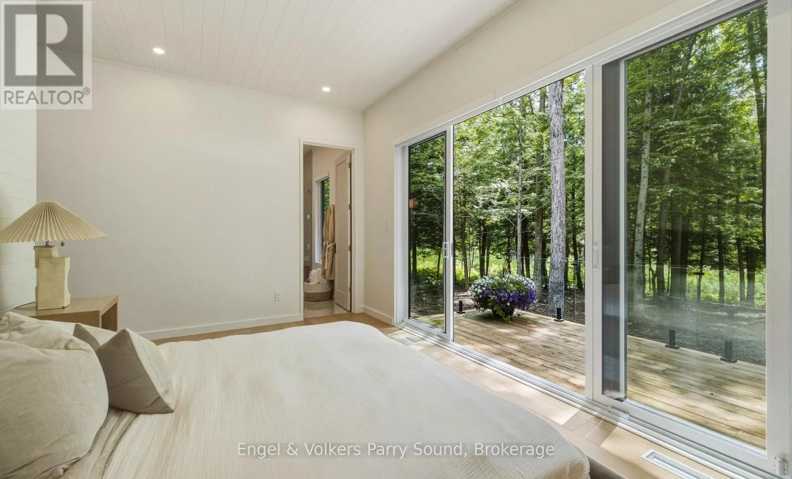 15 BEECHWOOD DRIVE