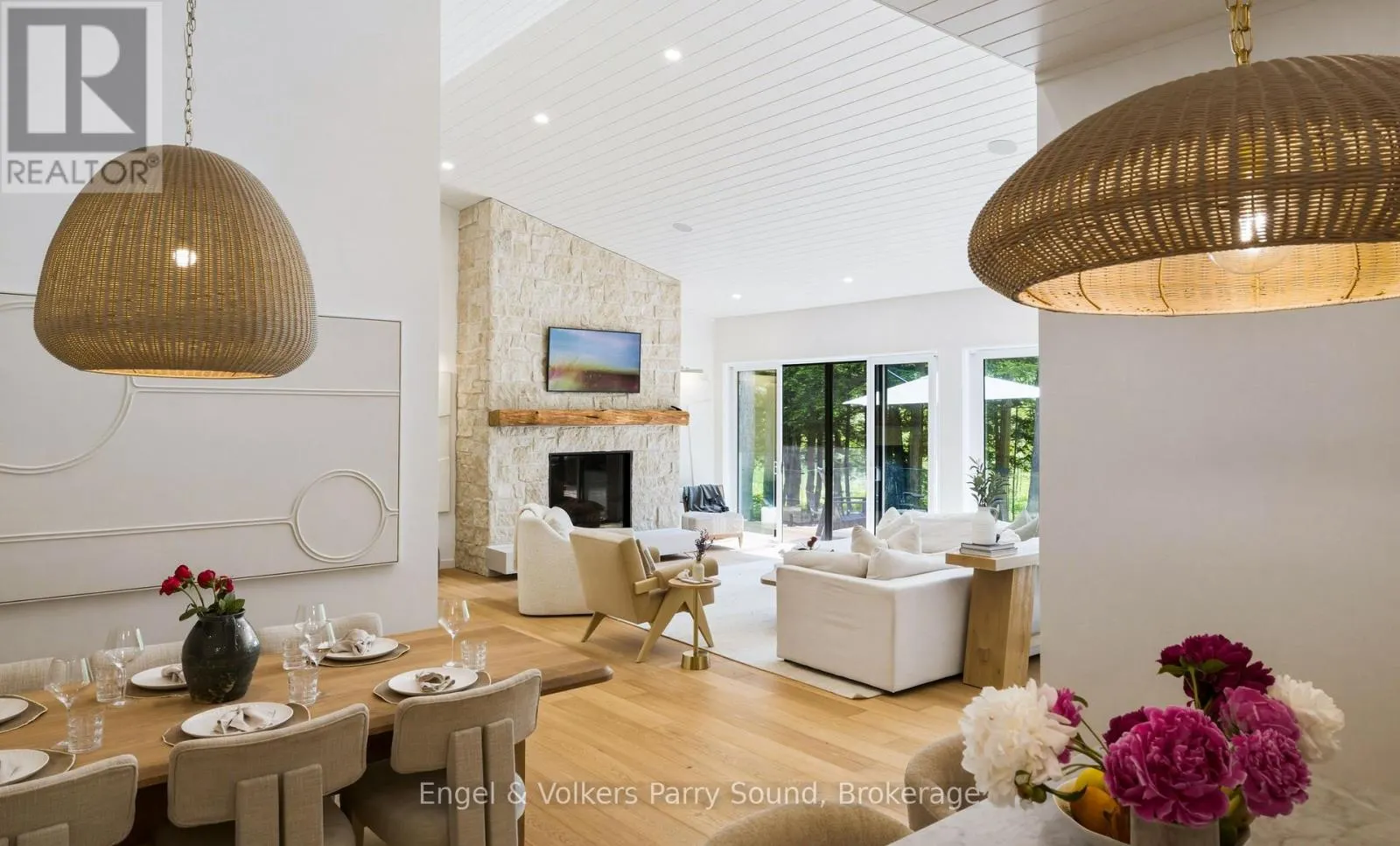 15 BEECHWOOD DRIVE