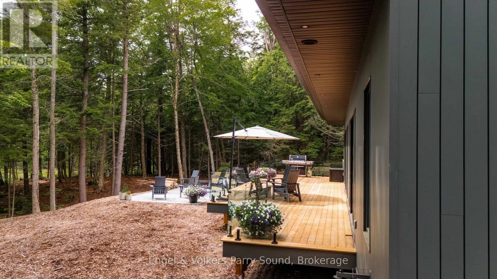 15 BEECHWOOD DRIVE
