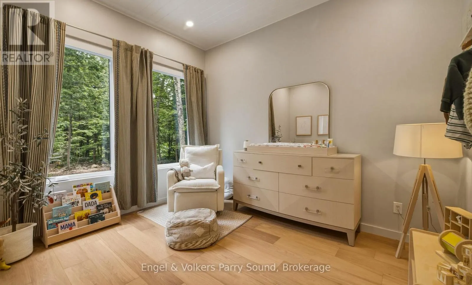 15 BEECHWOOD DRIVE