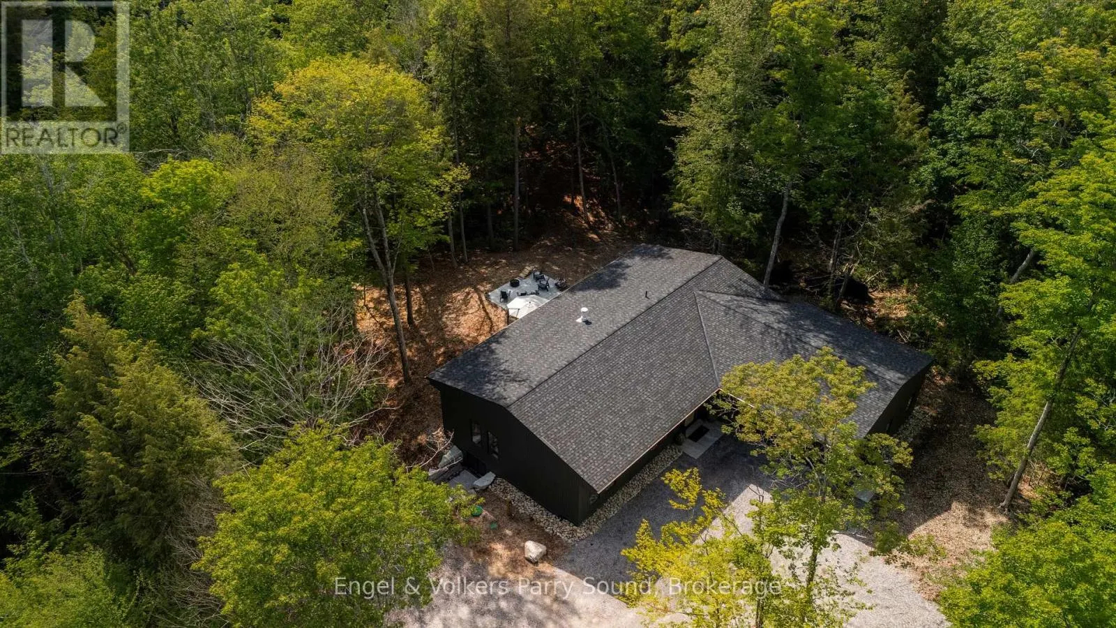 15 BEECHWOOD DRIVE