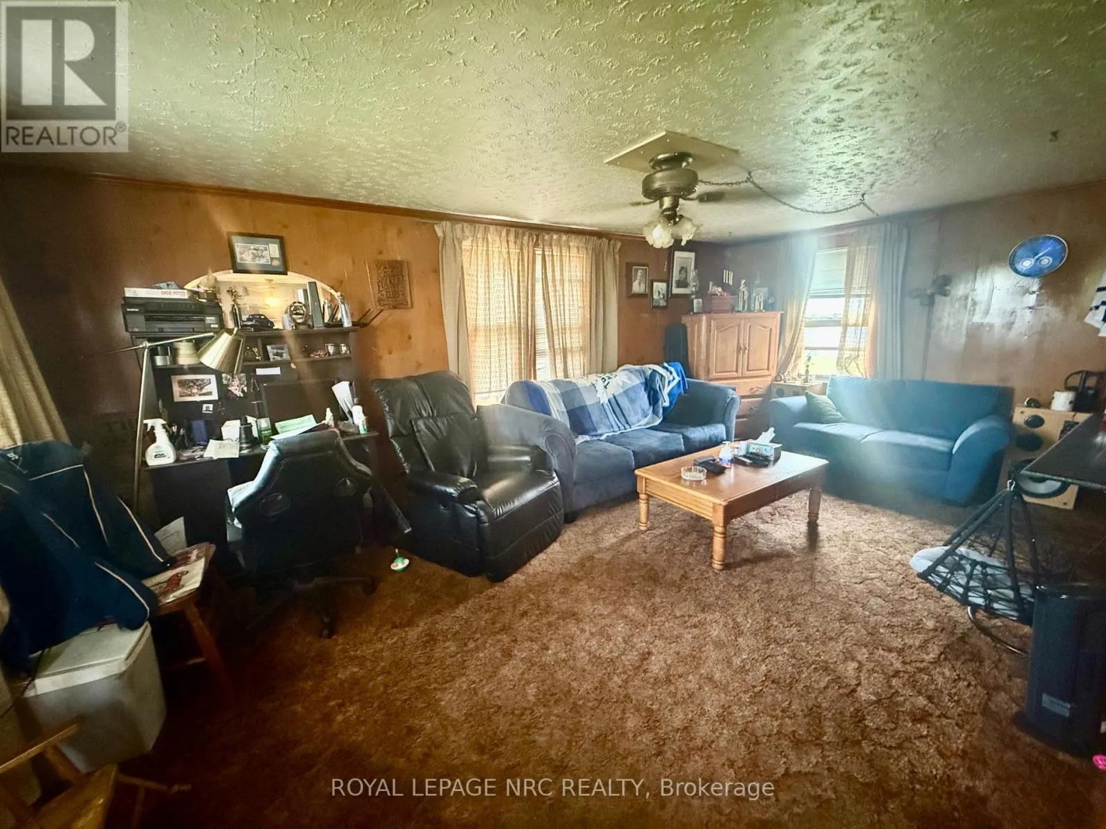 735 MAIN STREET W