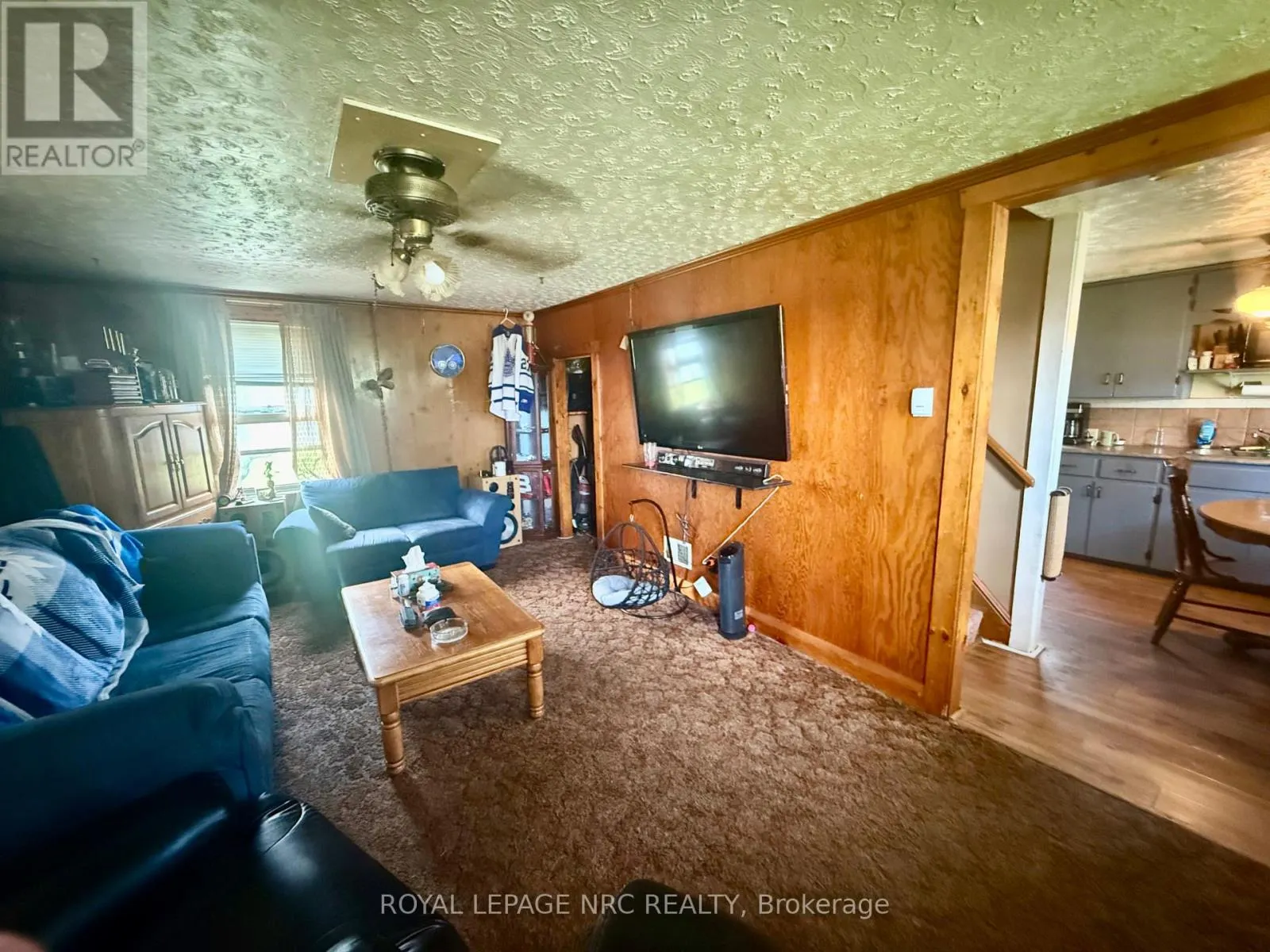 735 MAIN STREET W