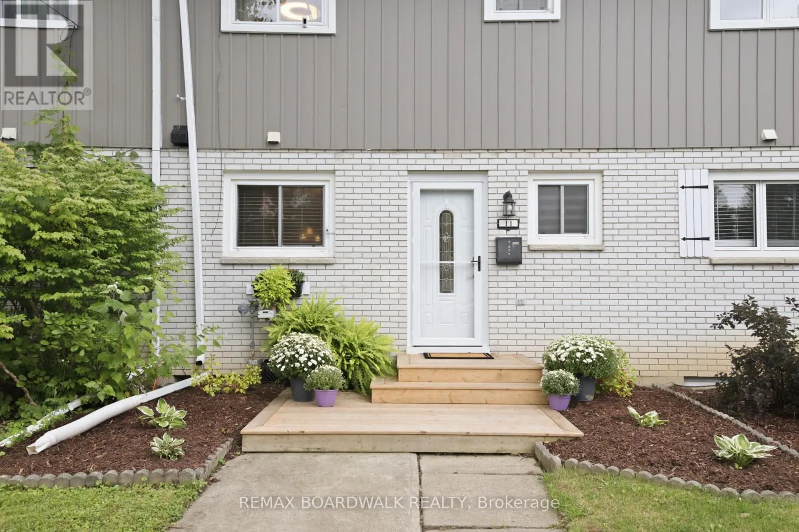 11 MAPLE AVENUE