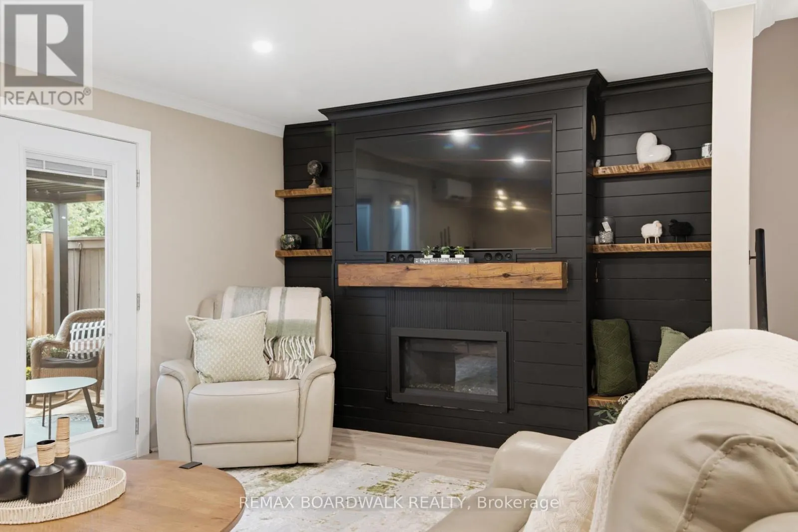 11 MAPLE AVENUE