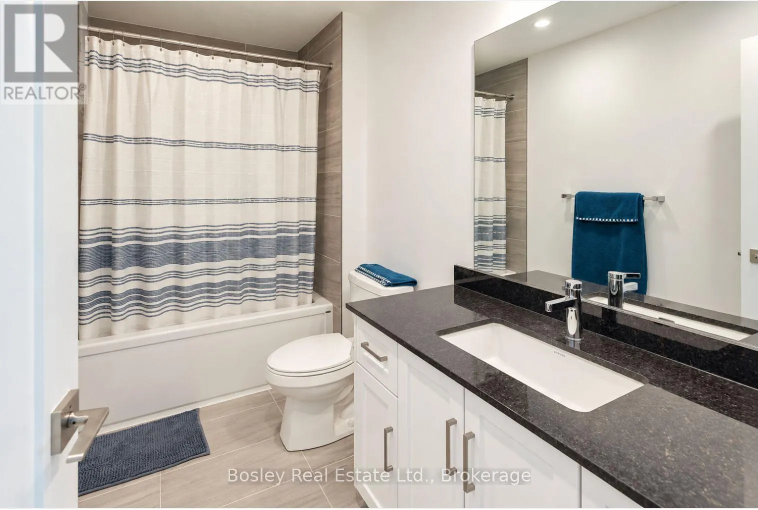 17 - 117 BEACON DRIVE #17