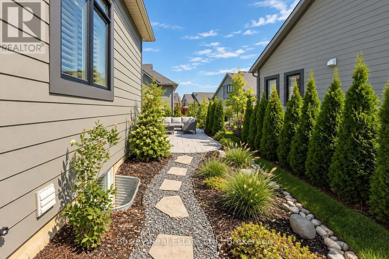 17 - 117 BEACON DRIVE #17