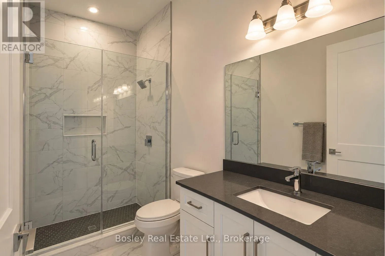 17 - 117 BEACON DRIVE #17