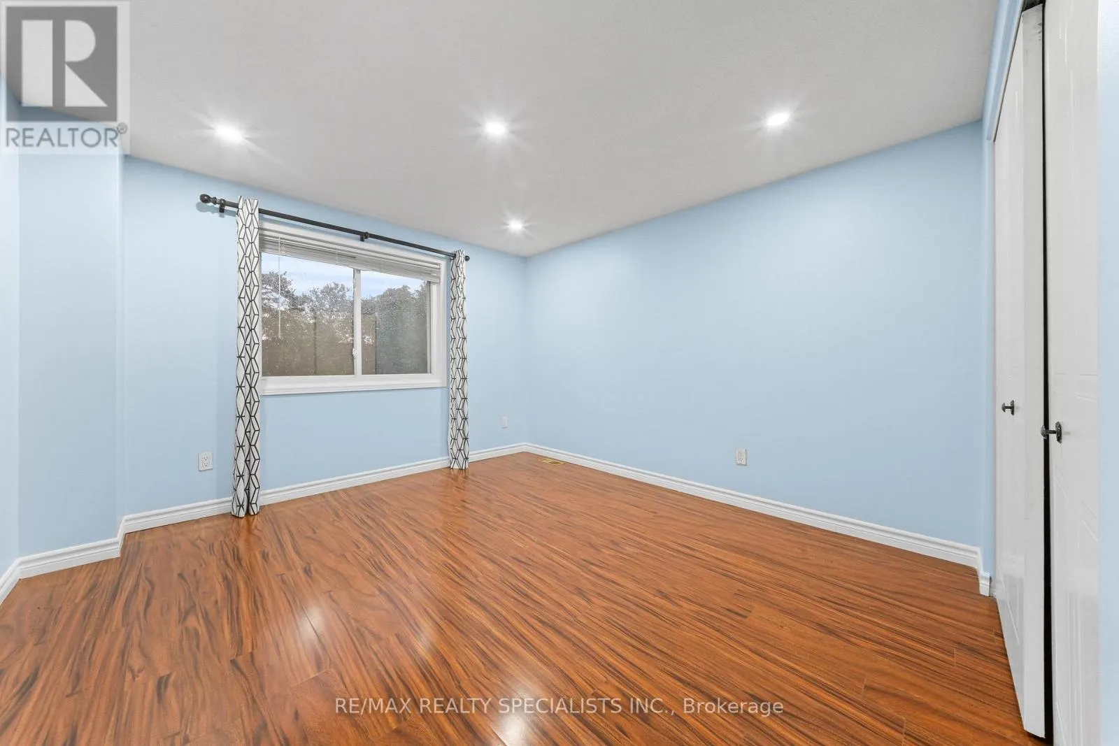 110 STEELES CRESCENT