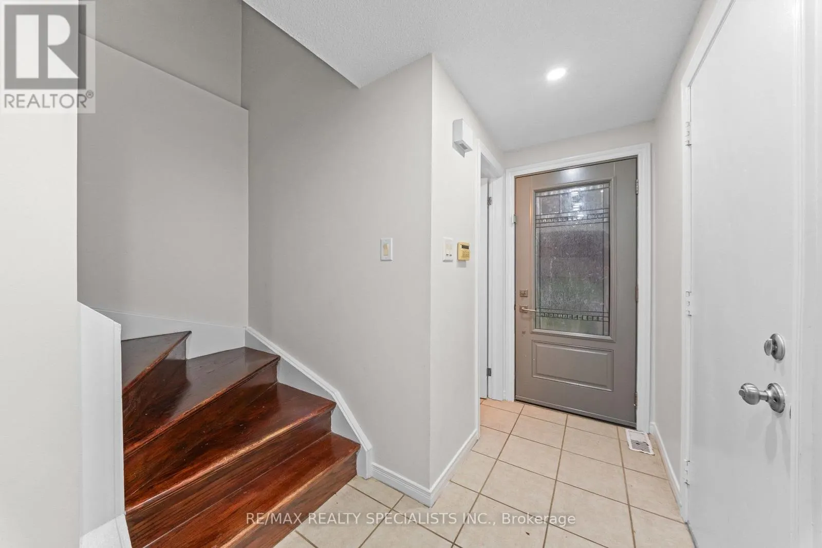 110 STEELES CRESCENT