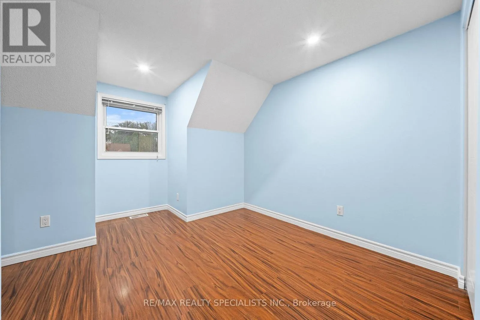 110 STEELES CRESCENT