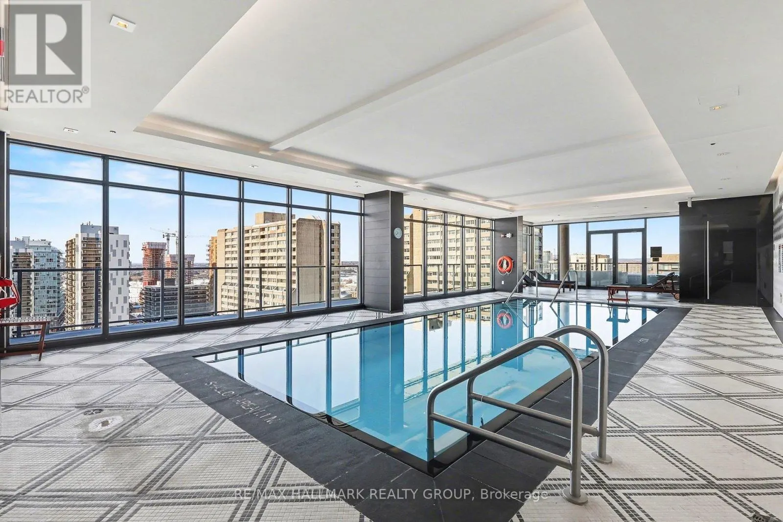 1412 - 255 BAY STREET