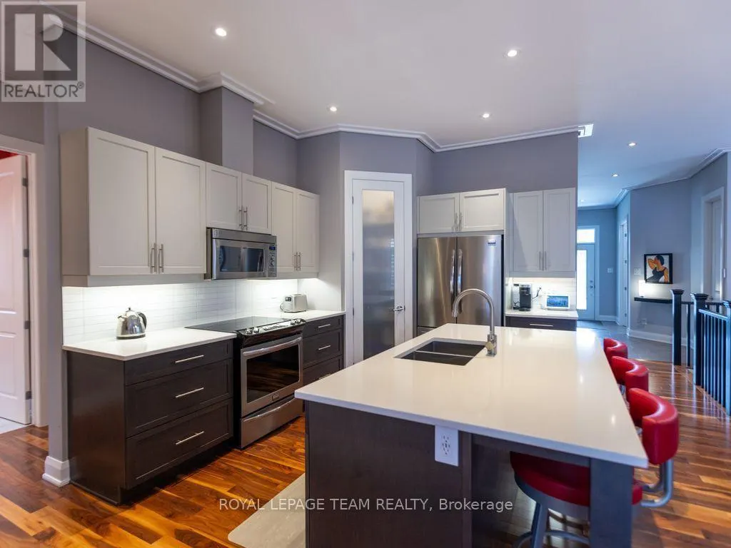 729 CARNELIAN CRESCENT