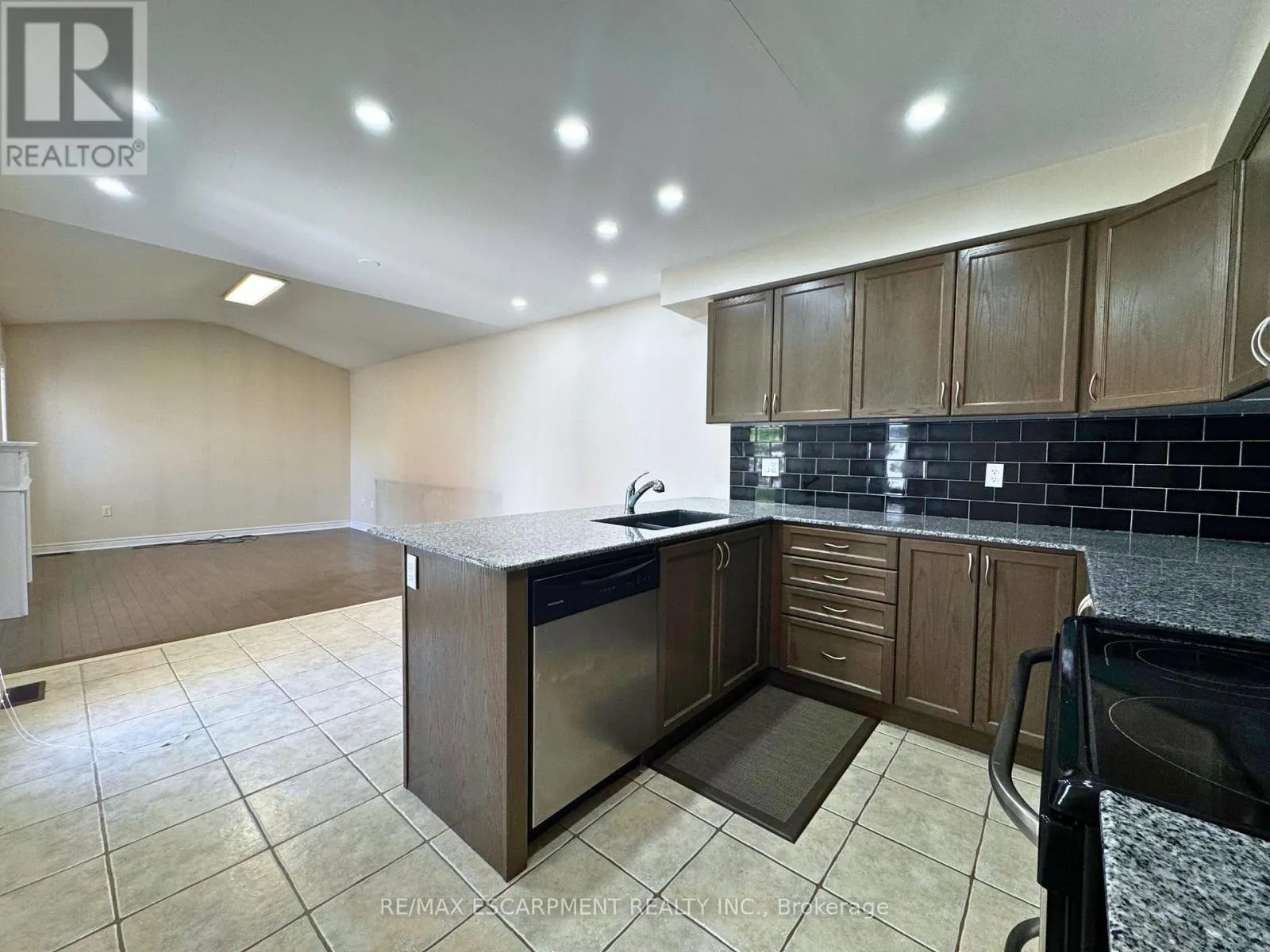 11 KEITH CRESCENT