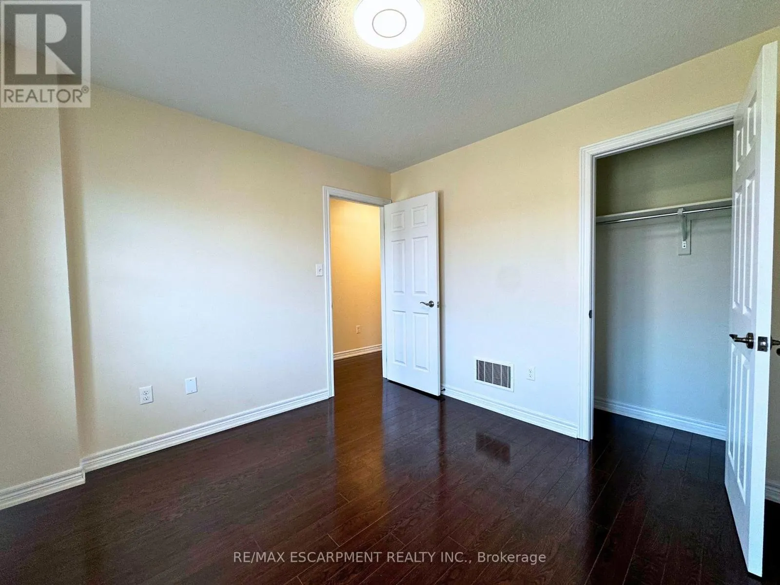 11 KEITH CRESCENT
