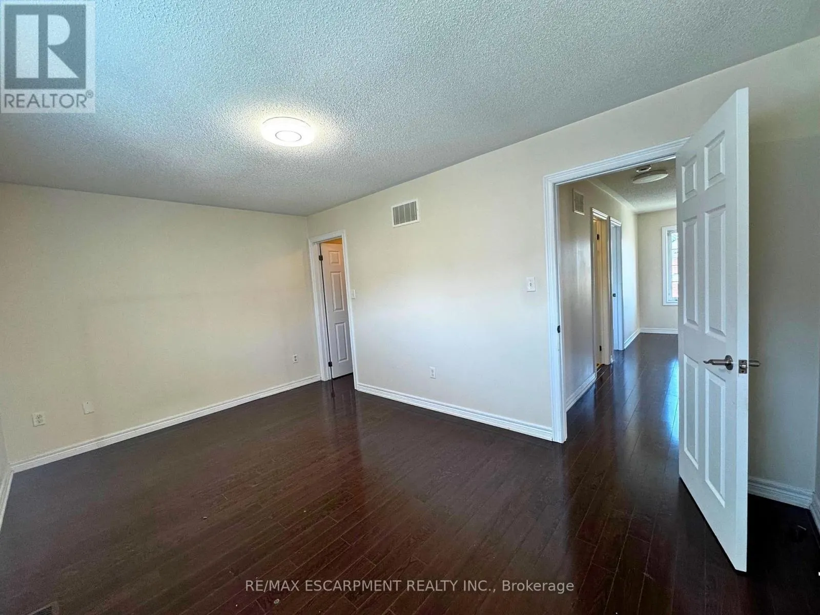 11 KEITH CRESCENT