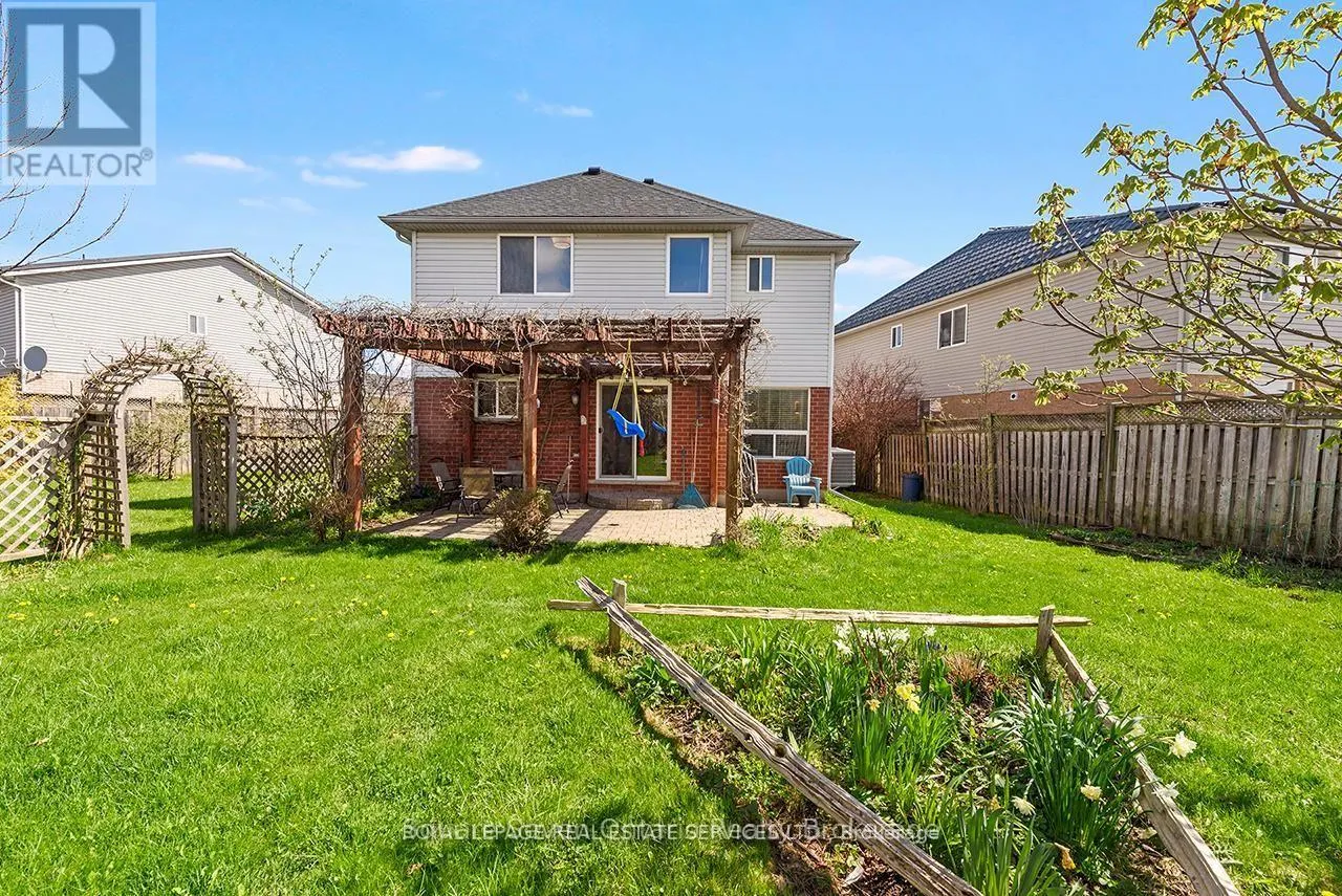 635 COMMONWEALTH CRESCENT