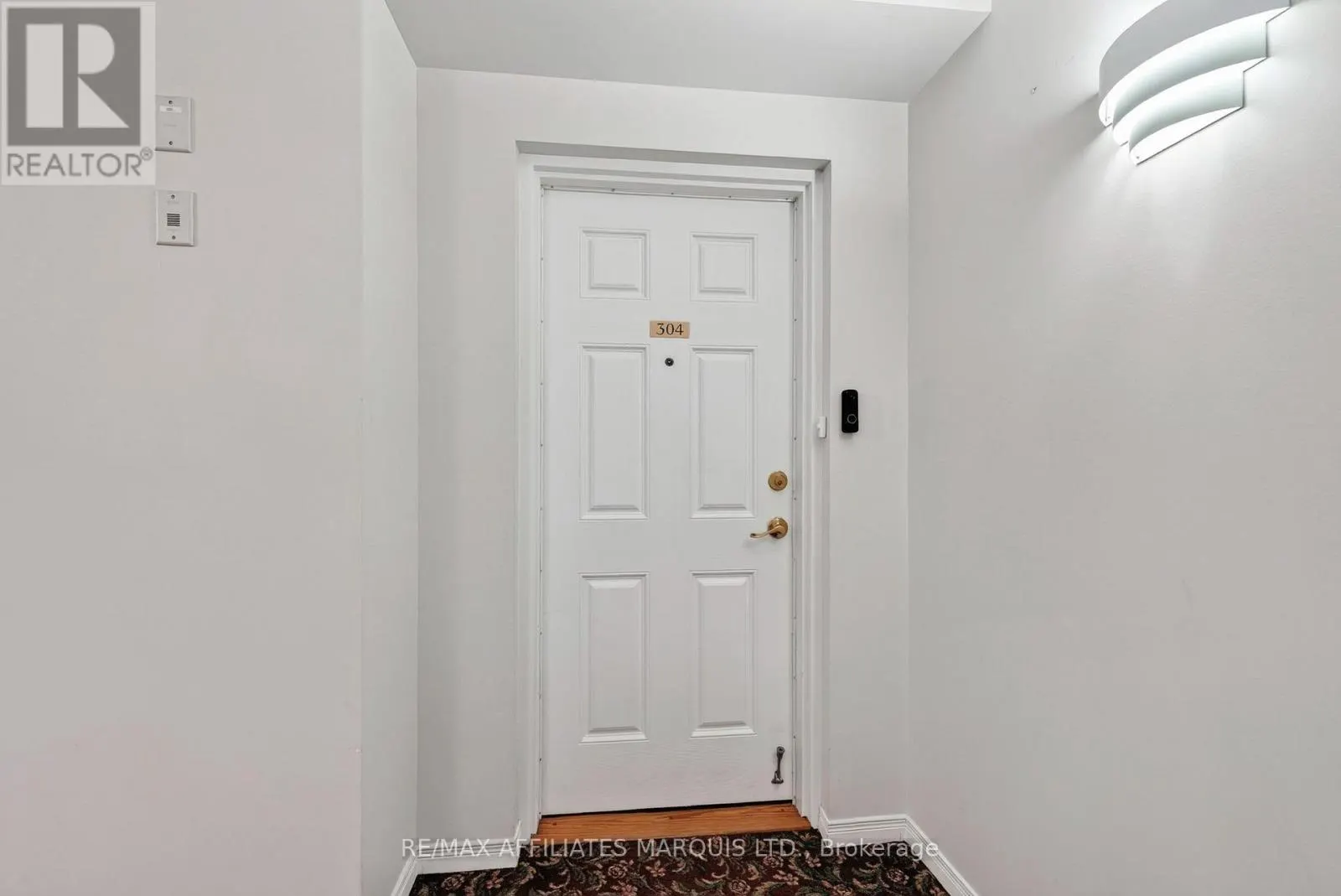 304 - 331 WATER STREET W